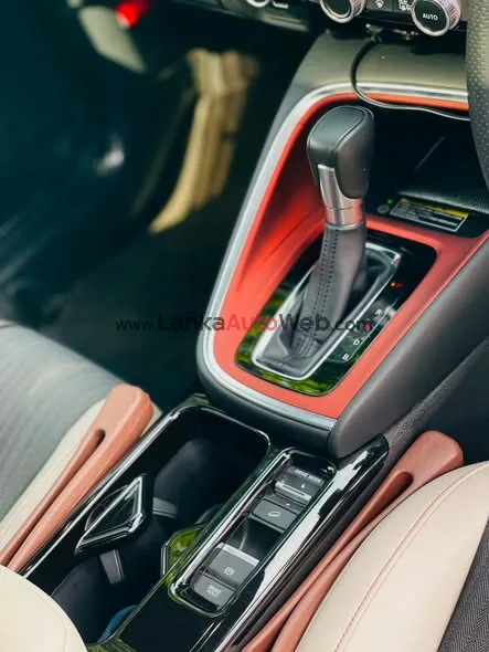 HONDA VEZEL Z PLAY photo 4