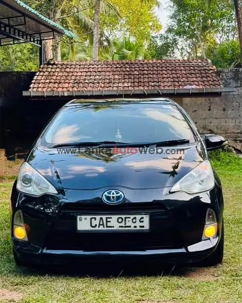 Toyota Aqua 2013 / 2015 photo 3 in Nittambuwa, Gampaha
