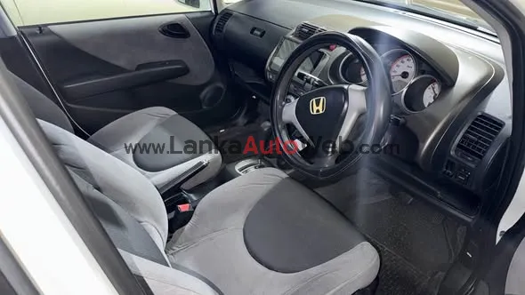 Honda Fit GD1 / 1st Owner (No Previous) photo 5 in Dehiwala, Colombo