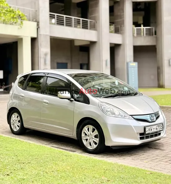 Honda Fit GP1 - Navi Premium Model photo 1