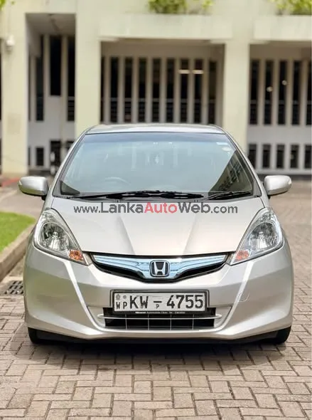Honda Fit GP1 - Navi Premium Model photo 4