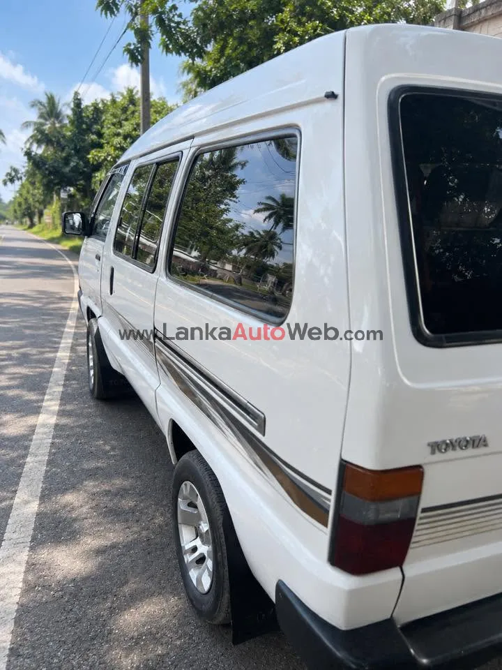 Toyota TownAce Van photo 2 in Kandy, Kandy