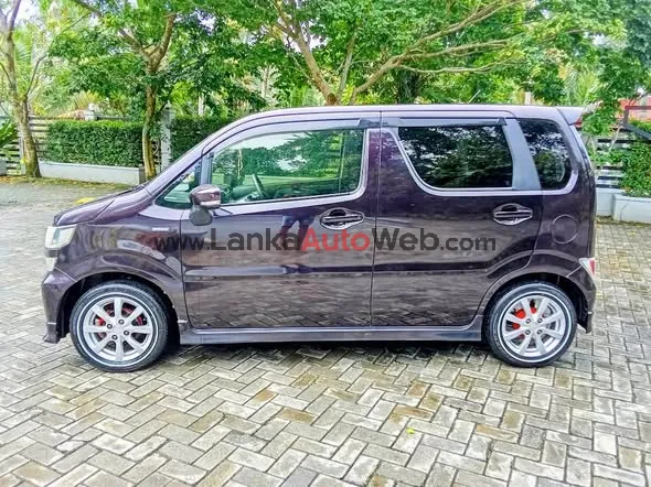 HAND 1875000 Suzuki wagon R FZ 2017 photo 2 in Gampaha, Gampaha