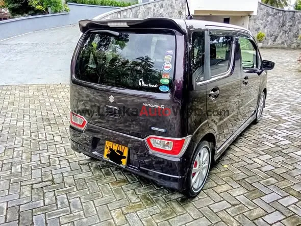 HAND 1875000 Suzuki wagon R FZ 2017 photo 4 in Gampaha, Gampaha