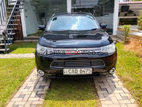 Mitsubishi outlander PHEV 2013 photo 2