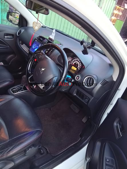 Mitsubishi Attrage 2016