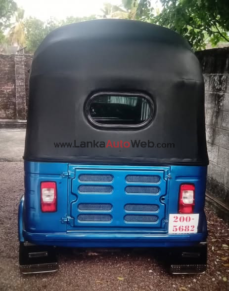 Brand /model bajaj RE 2 stork