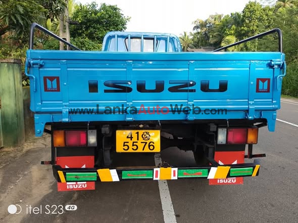 Isuzu elf 250