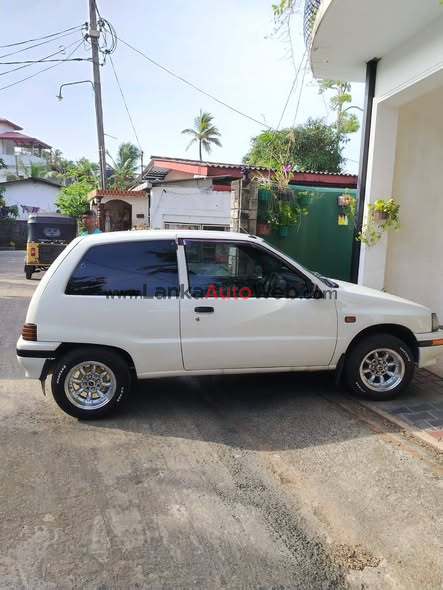 DAIHATSU CHARADE