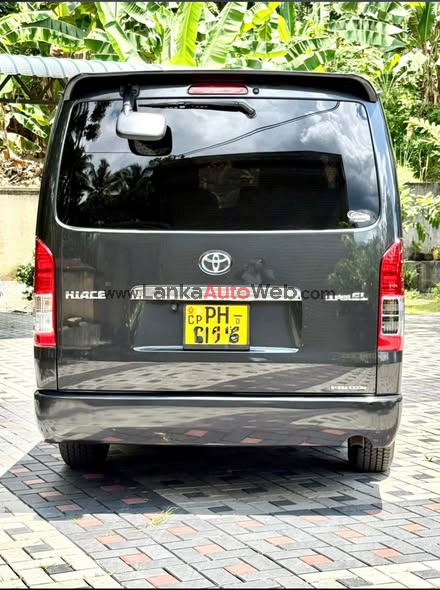 Toyota KDH HIACE 200 2006