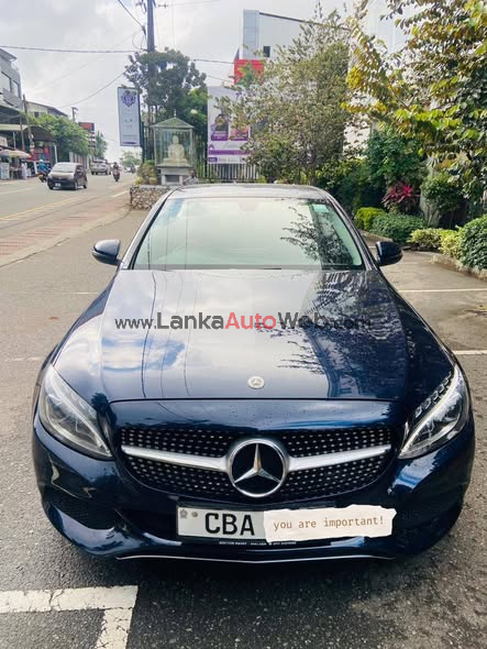 **Mercedes-Benz AMG C180 – 2019**
