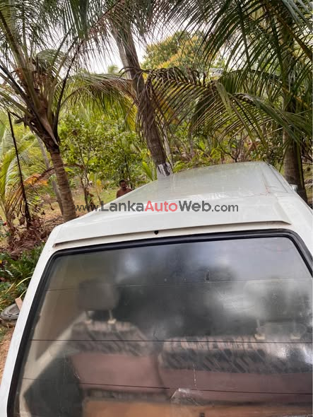 Nissan vanette largo දොර 5