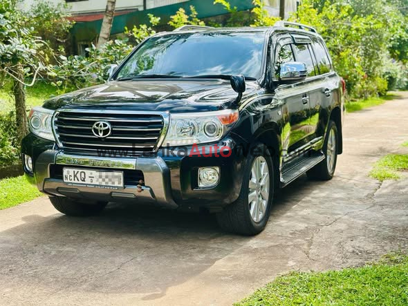 Toyota Land Cruiser Sahara 200