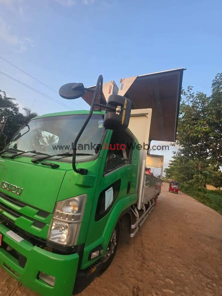 For Sale — Isuzu Wing Body Lorry (2015)