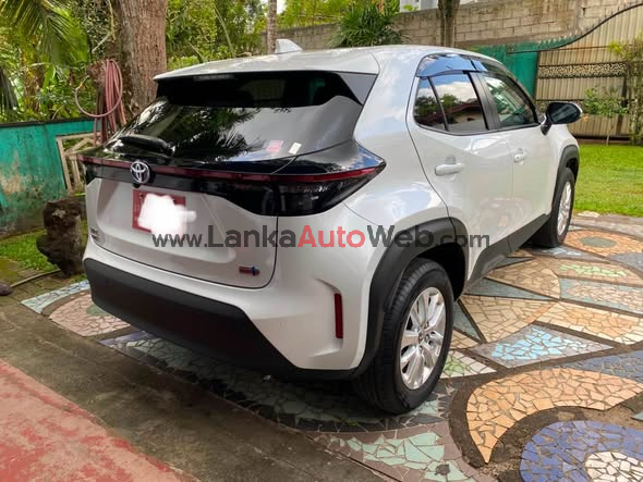 Toyota Yaris Cross Hybrid G Japan