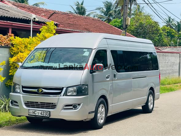 Joylong  HKL 6600 RCV  High Roof  2015/2015 LKR 9,385,000/-