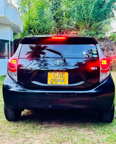 Toyota Aqua 2013 / 2015