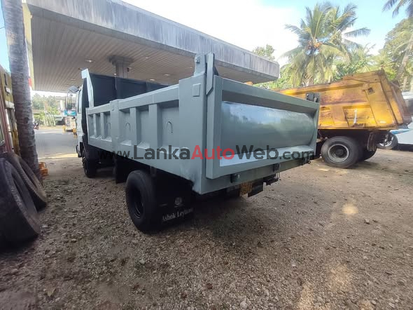 අමතන්න :                 0724584404