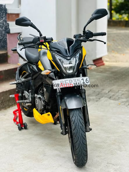 Pulser  NS 200cc