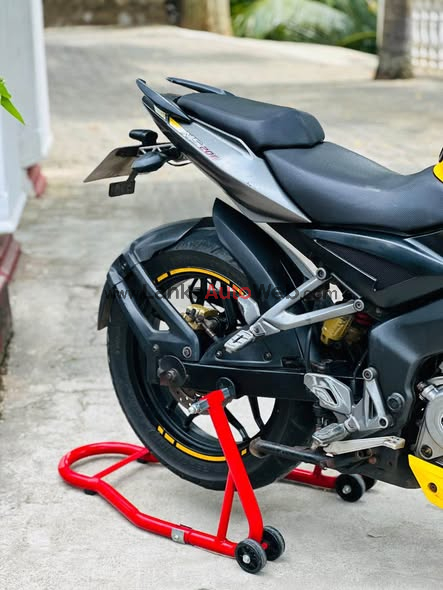 Pulser  NS 200cc