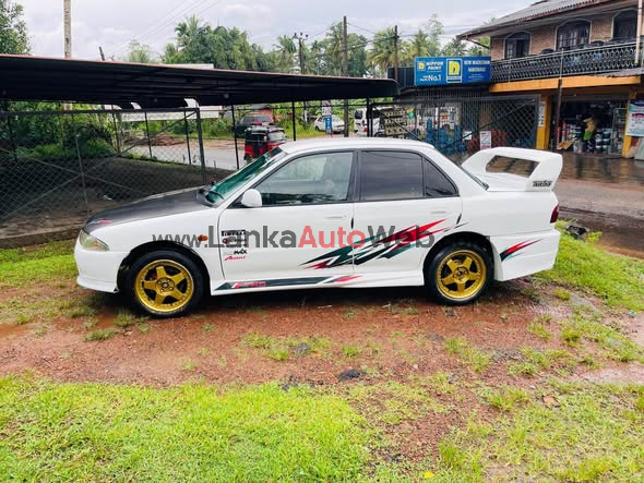 Proton Wira Japan (Mitsubishi)