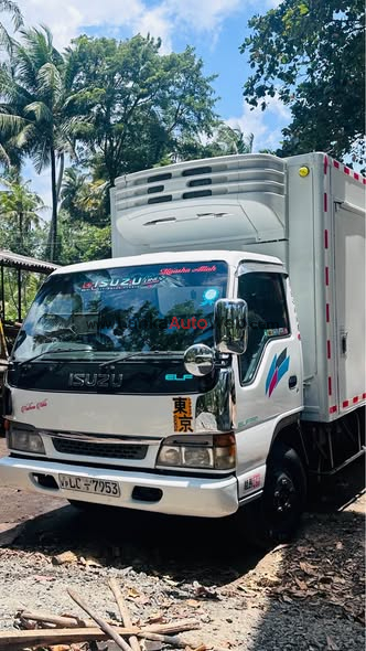 Isuzu elf 350