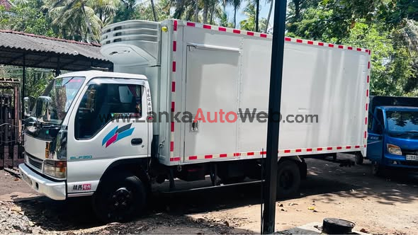 Isuzu elf 350