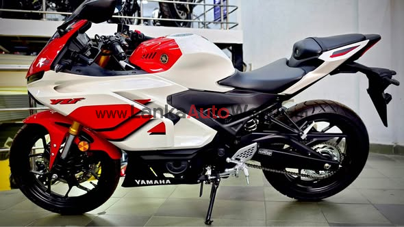 Yamaha YZF -R25 අලුත්ම bike එක ඉක්මනින්ම විකුණනු ලැබේ . 