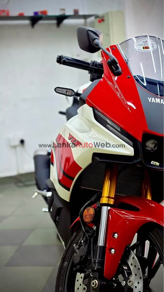 Yamaha YZF -R25 අලුත්ම bike එක ඉක්මනින්ම විකුණනු ලැබේ . 