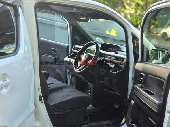 ගෙවා ගෙනයාමට දැනු ලැබේ 0762678659 