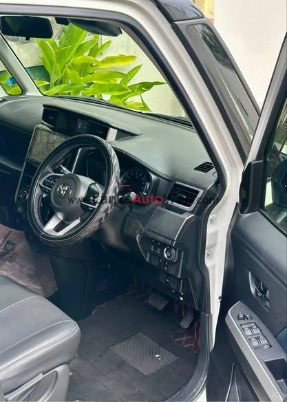 TOYOTA ROOMY CUSTOM-GT TURBO GR SPORT 2023/25 