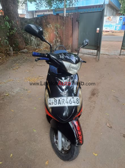 Honda Honda Lead Scooter