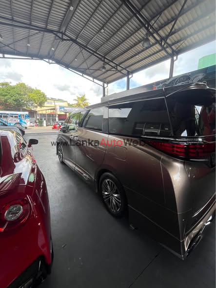 2025 TOYOTA ALPHARD 2.5 HYBRID 