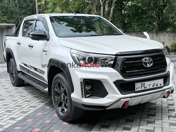 Toyota Hilux original Rocco B5 2018/2019