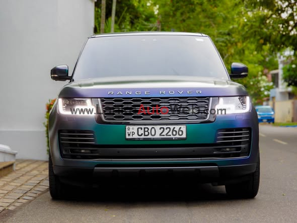 Range Rover LWB P400e 2020