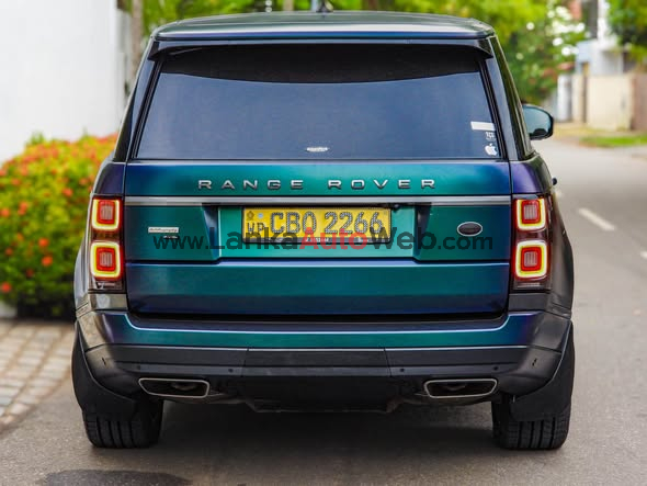 Range Rover LWB P400e 2020