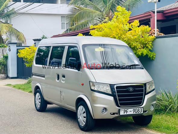 Micro MPV Junior Van 2014/2014