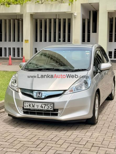 Honda Fit GP1 - Navi Premium Model