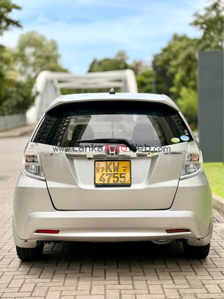 Honda Fit GP1 - Navi Premium Model