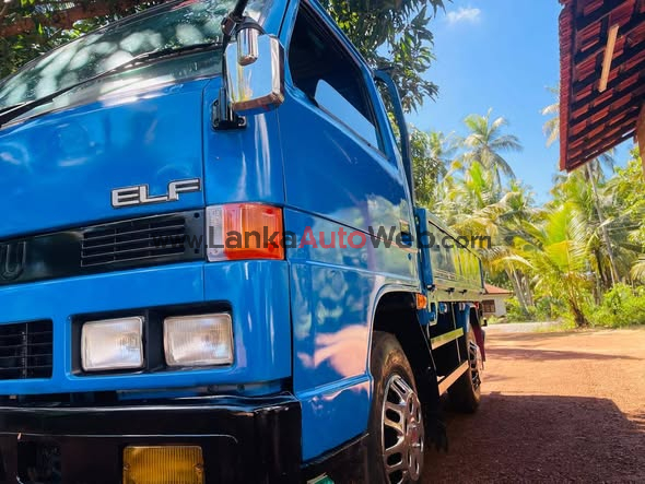 0771964973 *Isuzu ELF 10.5ft - 28 - Super Condition*