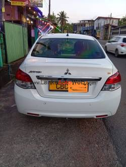 Mitsubishi Attrage 2016