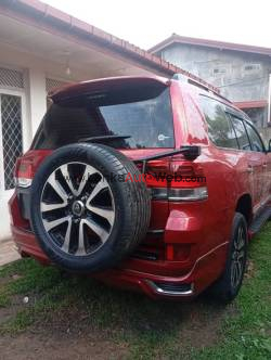 Toyota Land Cruiser – විකිණීමට