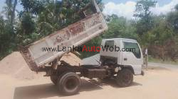 ඉසුසු 01 කියුබ් ටිපර්