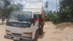 ඉසුසු 01 කියුබ් ටිපර්