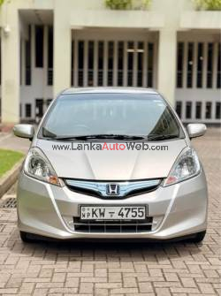 Honda Fit GP1 - Navi Premium Model