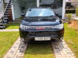 Mitsubishi outlander PHEV 2013