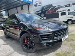 PORSCHE MACAN BLACK EDITION